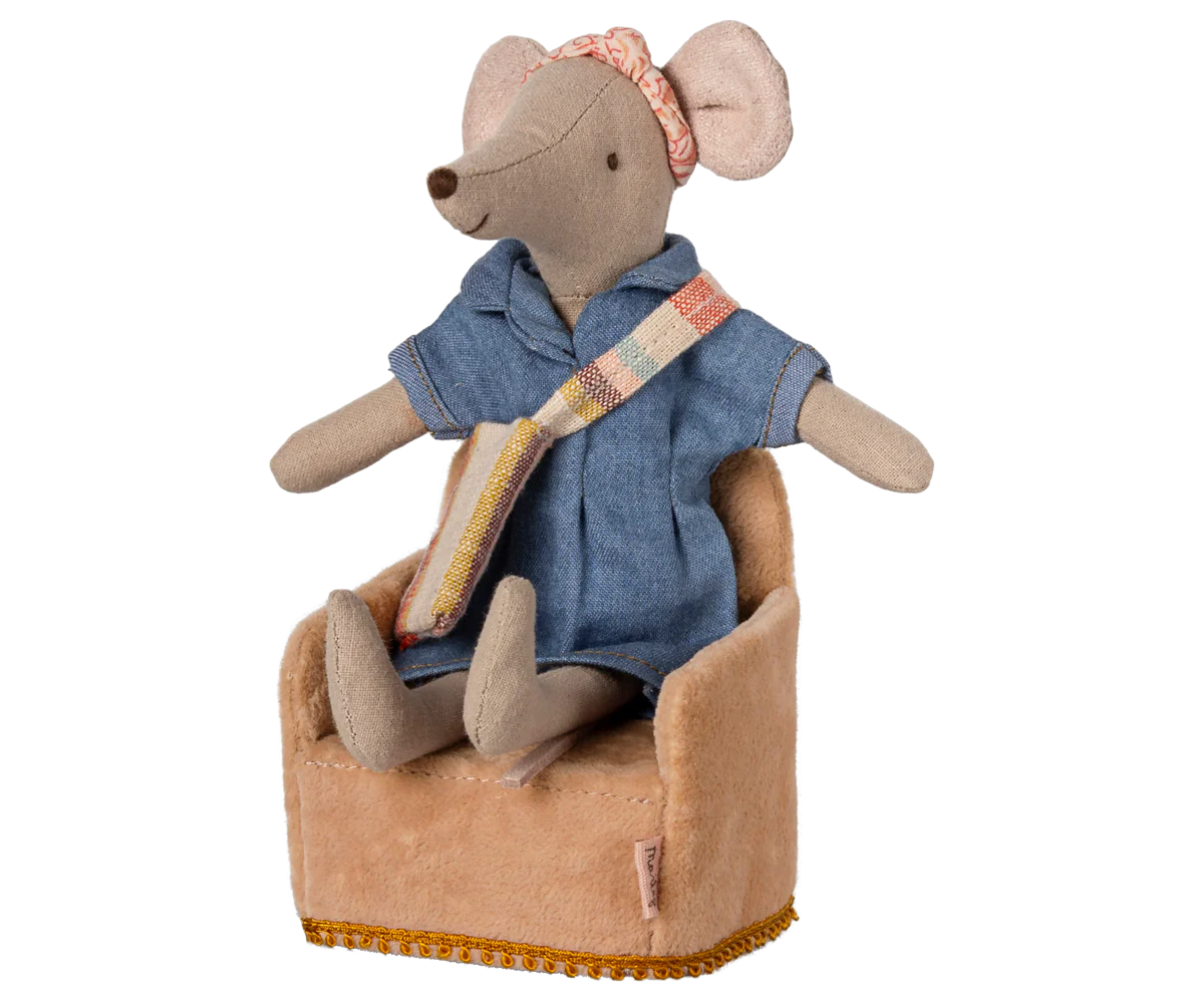 Mouse Folding Chair - Powder