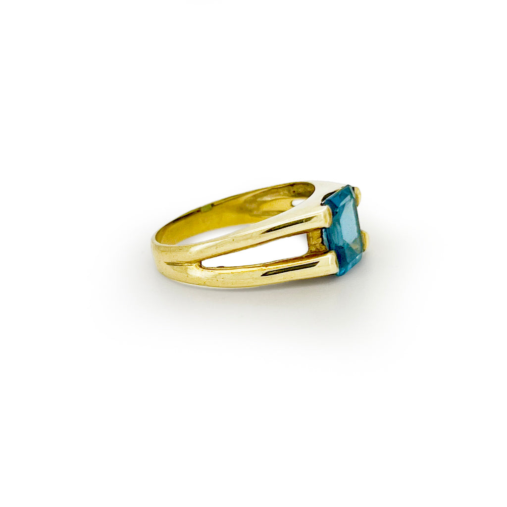 Vintage Blue Topaz + 9ct Yellow Gold Modern Ring - Sz. 9.5