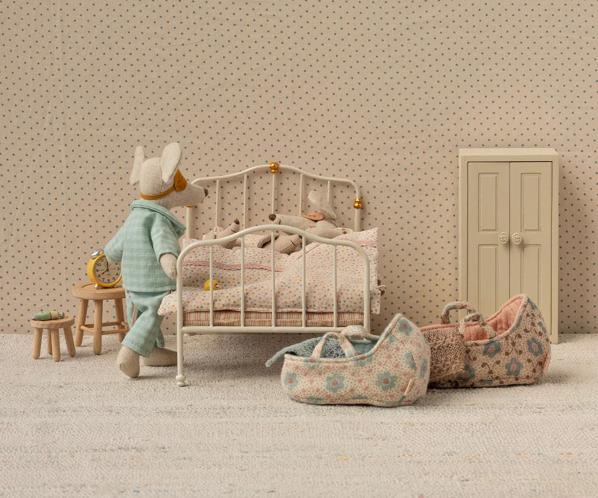 Pre-Order: Late November - Carry Cot for Baby Mouse - Blue