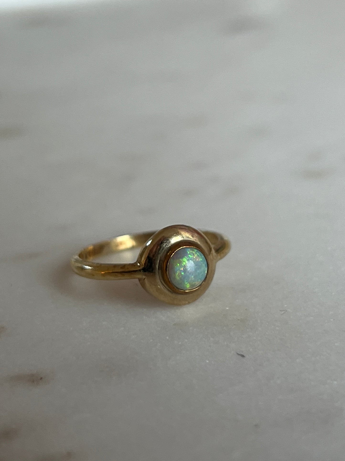 Vintage Opal + 18ct. Yellow Gold UFO Ring - Sz. 6.5