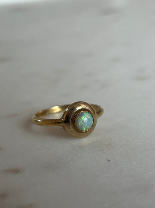 Vintage Opal + 18ct. Yellow Gold UFO Ring - Sz. 6.5