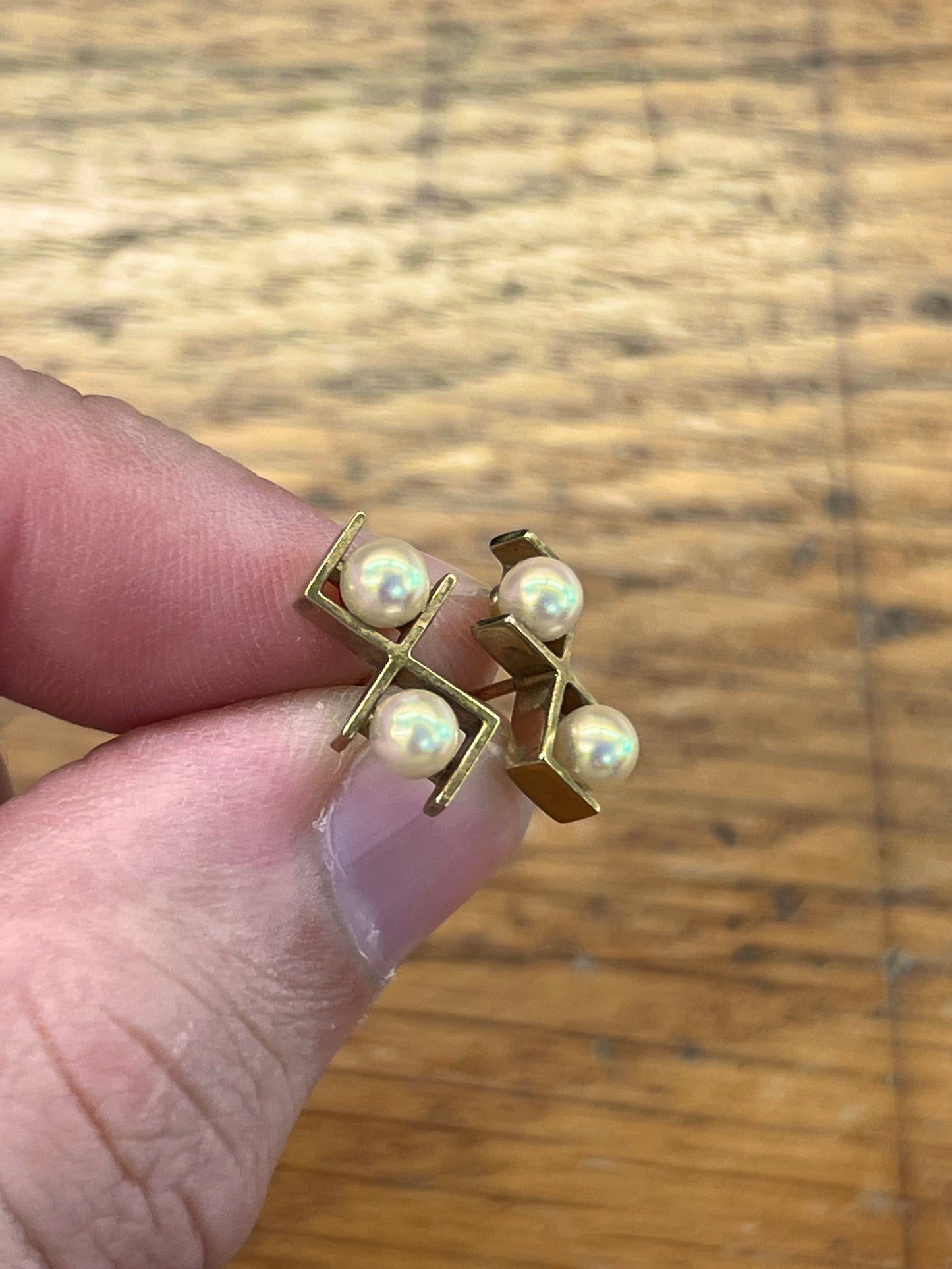 Vintage Pearl + 9ct Yellow Gold Mod Earrings