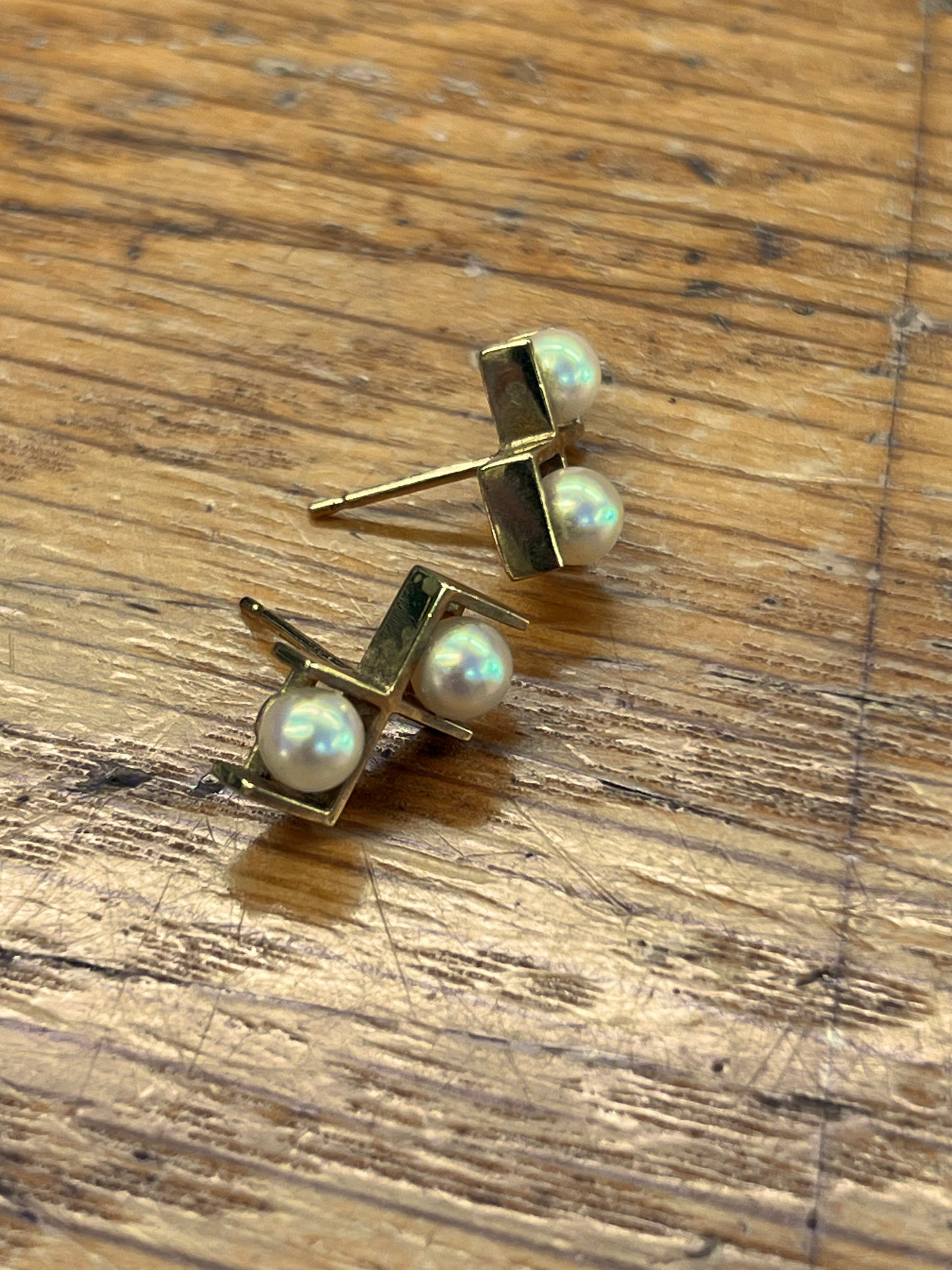 Vintage Pearl + 9ct Yellow Gold Mod Earrings