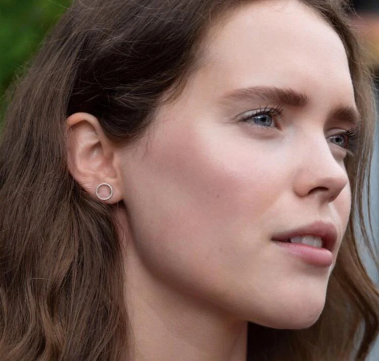 Circle Studs - Silver