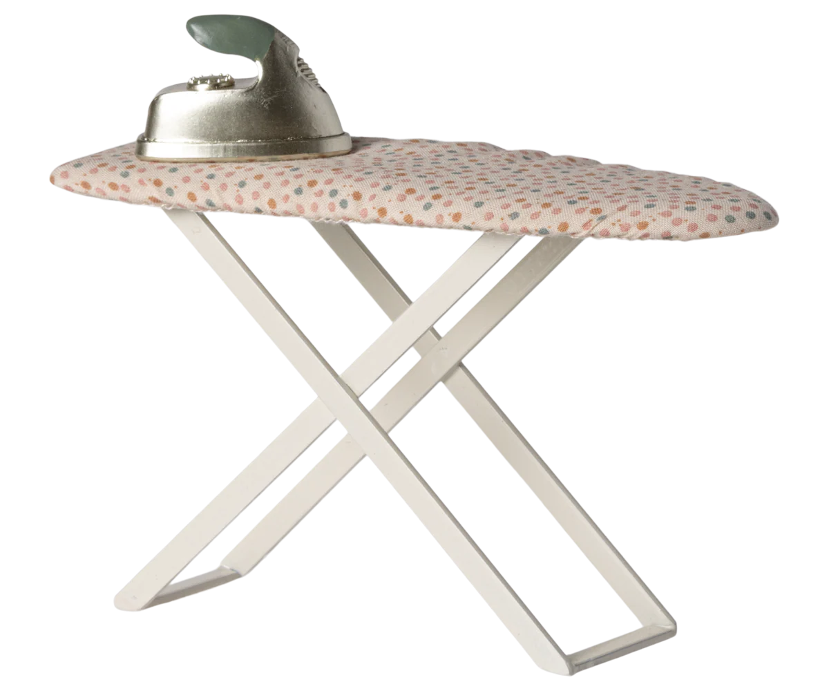 Mouse Iron + Ironing Board