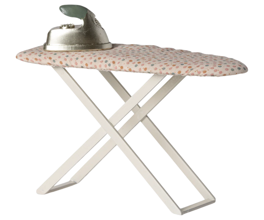 Mouse Iron + Ironing Board