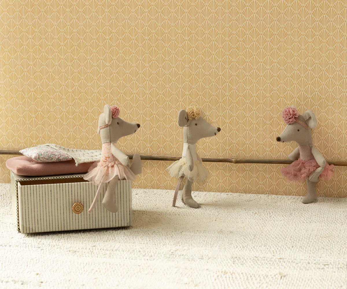 Little Sister Ballerina Mouse - Off White