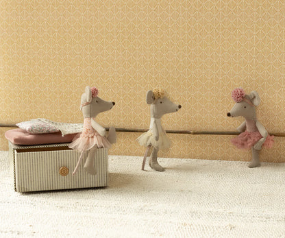 Little Sister Ballerina Mouse - Off White