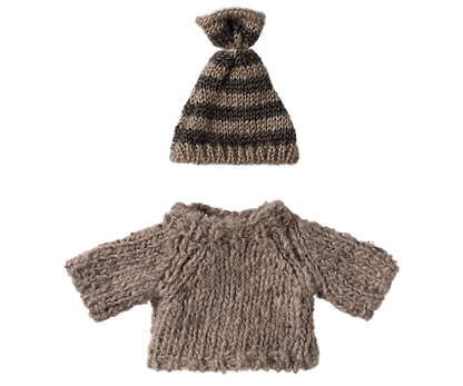 Big Brother Mouse Knitter Sweater + Hat