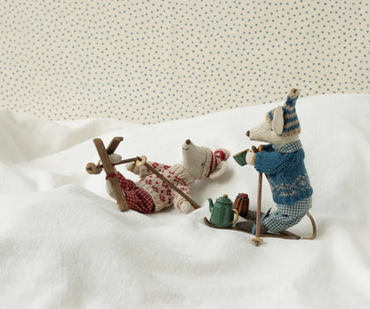 Winter Mum Mouse with Ski Set - Red