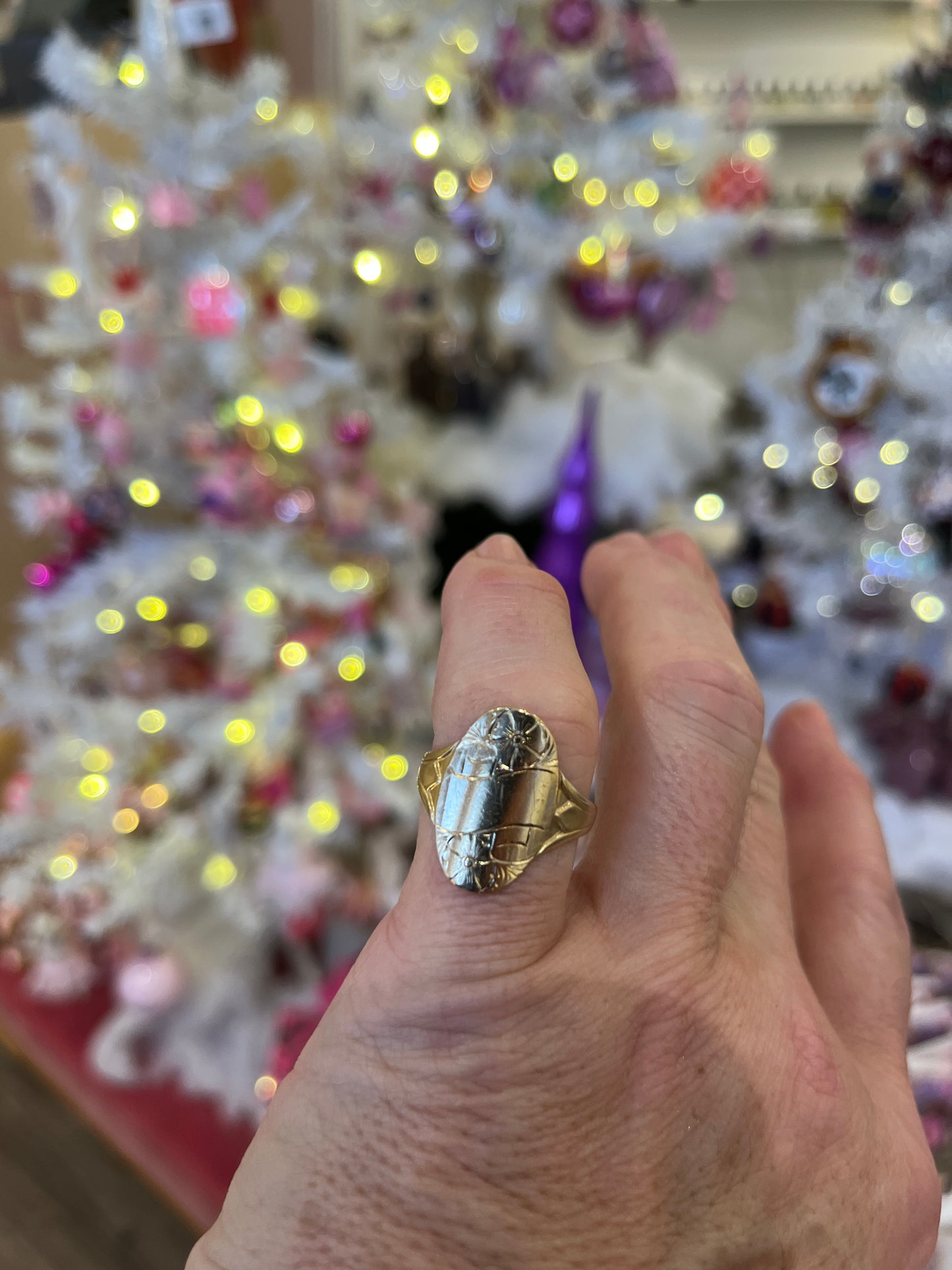 Vintage Scroll Signet Ring - 9ct Yellow Gold - Sz. 9.25