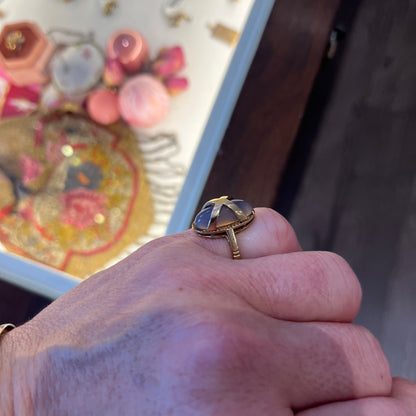 Vintage Oval Cabochon Lavender Chalcedony + 9ct. Yellow Gold Statement Ring - Sz. 7.25