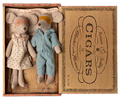 Mum + Dad Mice in Cigar Box
