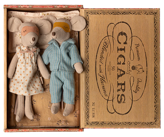Mum + Dad Mice in Cigar Box