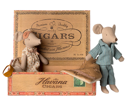 Mum + Dad Mice in Cigar Box