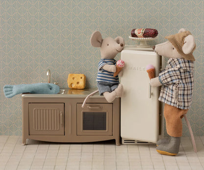 Pre-Order: Mid December - Granddad Mouse
