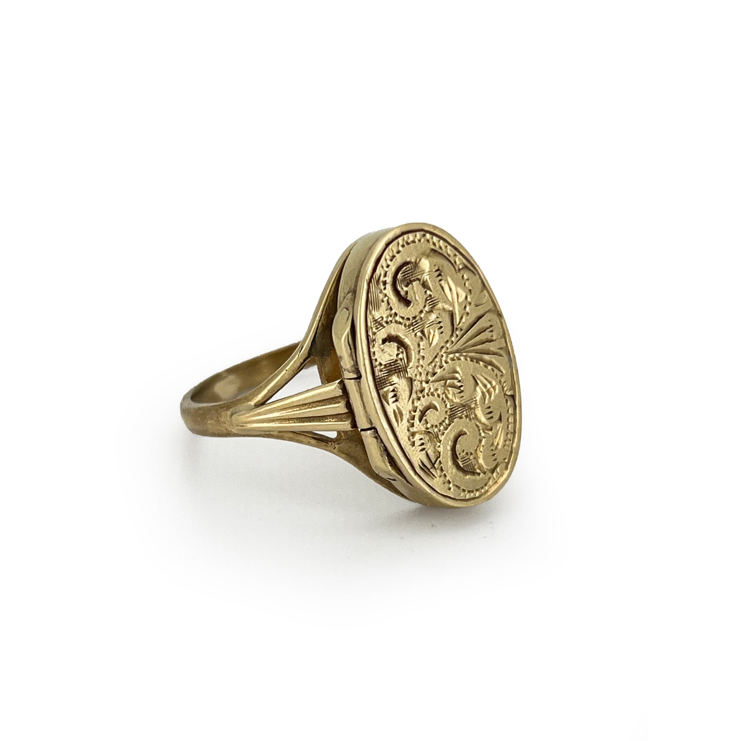 Vintage 9ct Yellow Gold Engraved Locket Ring - Sz. 8.75