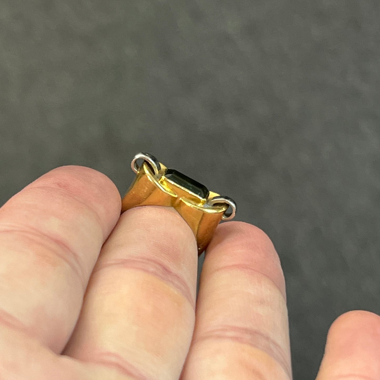 Vintage Art Deco Green Tourmaline + 18ct Yellow Gold Tank Ring - Sz. 6.25