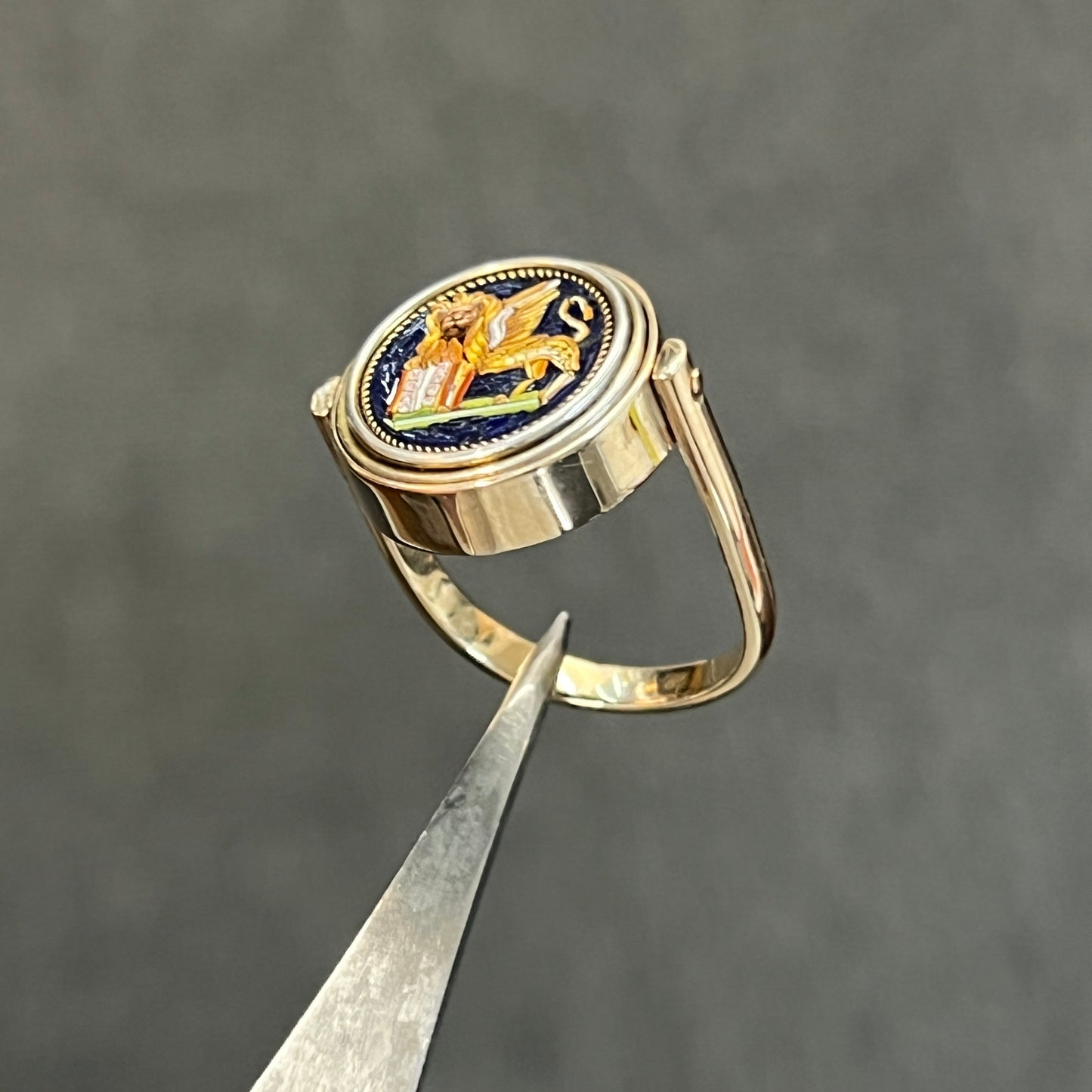 Antique Venetian Micro Mosaic + Black Onyx + 10ct Yellow Gold Flipper Signet Ring - Sz. 9