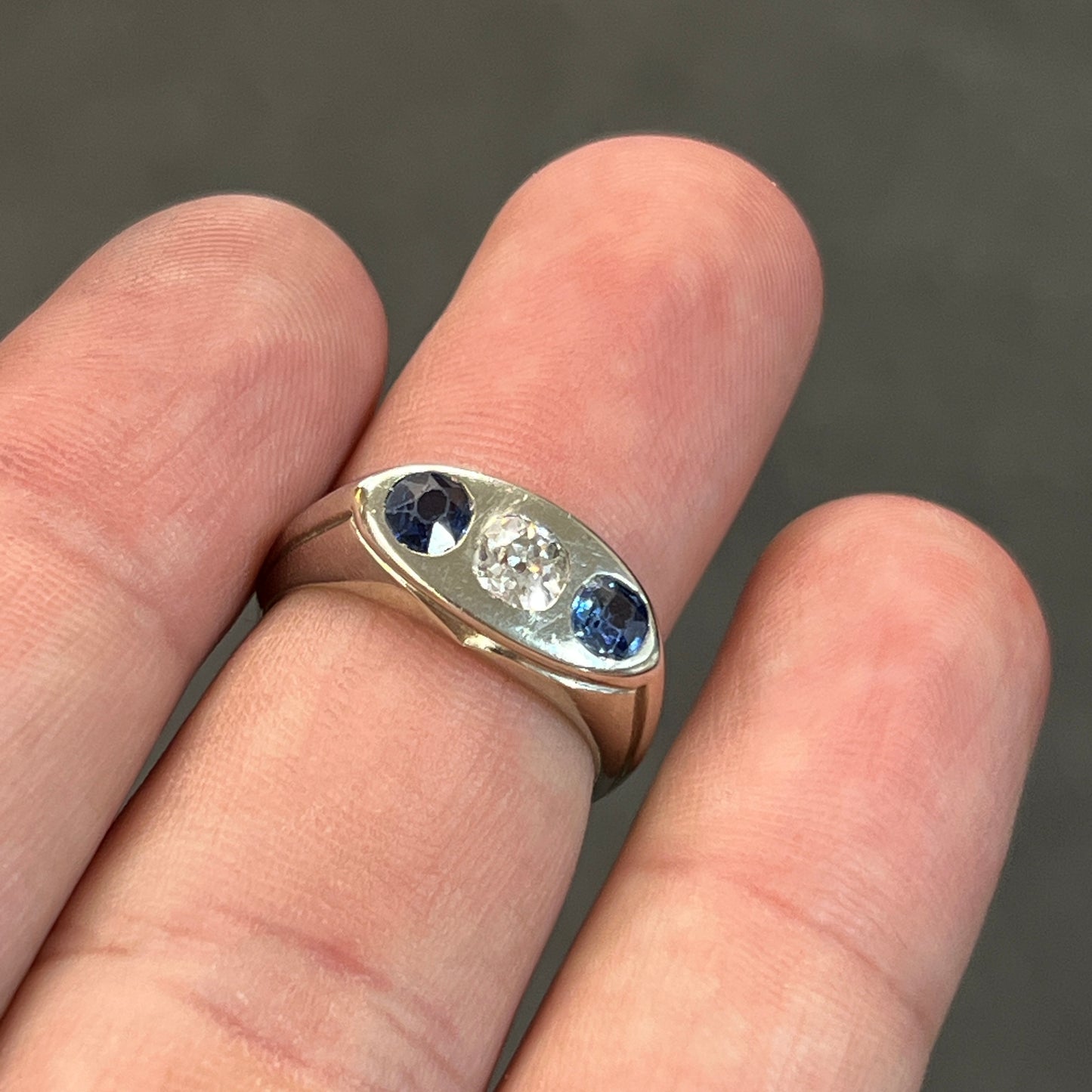 Vintage Art Deco Blue Sapphire + Diamond + 18ct White Gold Ring - Sz. 7.5