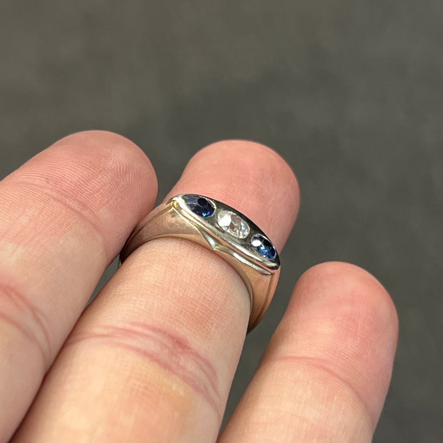 Vintage Art Deco Blue Sapphire + Diamond + 18ct White Gold Ring - Sz. 7.5