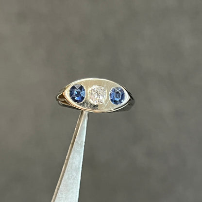 Vintage Art Deco Blue Sapphire + Diamond + 18ct White Gold Ring - Sz. 7.5