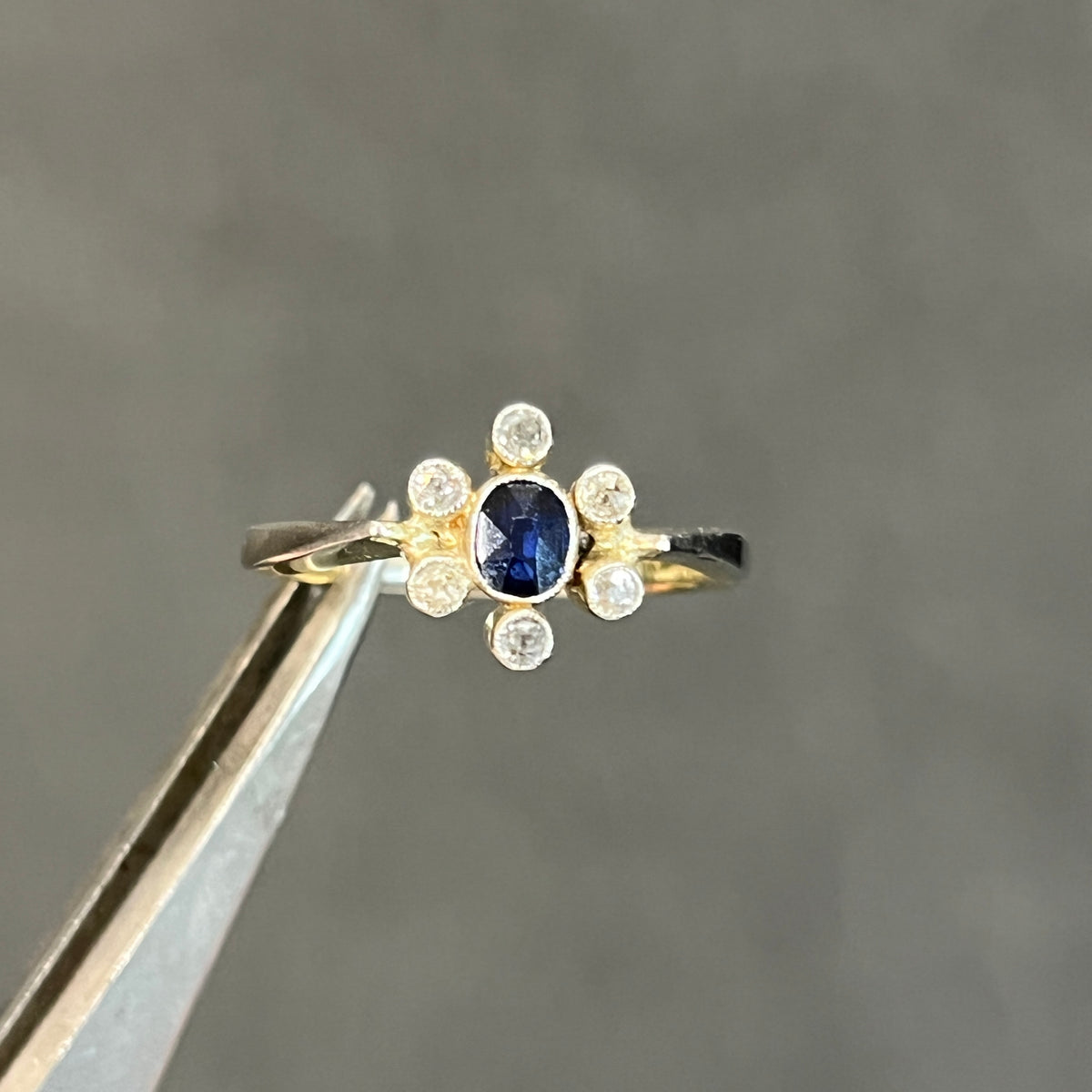 Vintage Art Deco Blue Sapphire + Diamond + 18ct White Gold Daisy Ring - Sz. 4.75