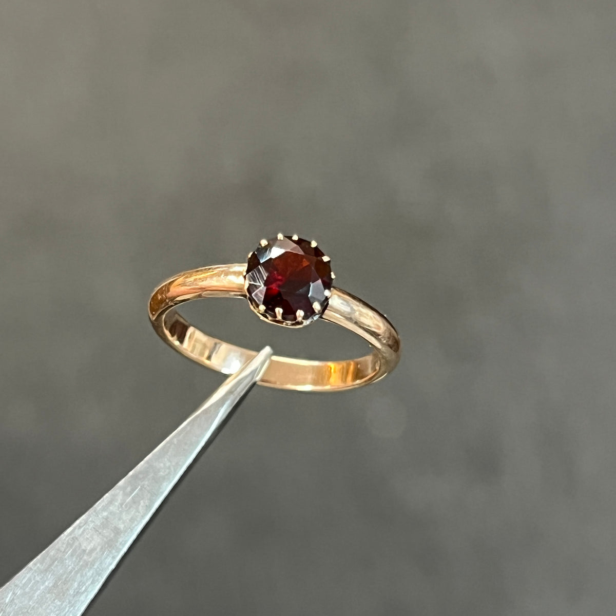 Vintage Garnet + 9ct Rose Gold Solitaire Ring - Sz. 6.75