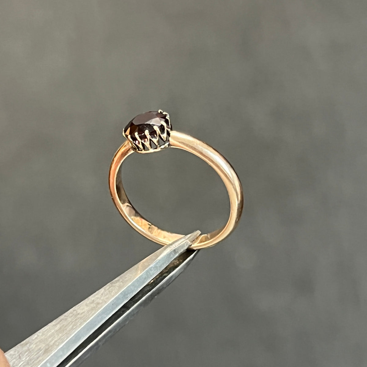 Vintage Garnet + 9ct Rose Gold Solitaire Ring - Sz. 6.75