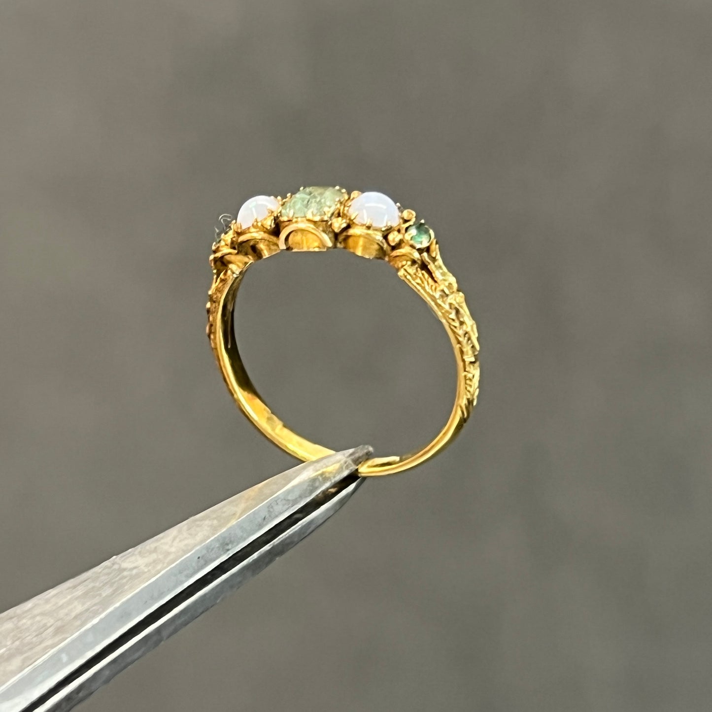 Antique Victorian Green Chrysoprase + Opal + 18ct Yellow Gold Ring - Sz. 6.75