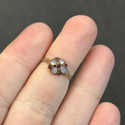 Antique Georgian Moonstone + Ruby + 12ct Yellow Gold Ring - Sz. 6.75
