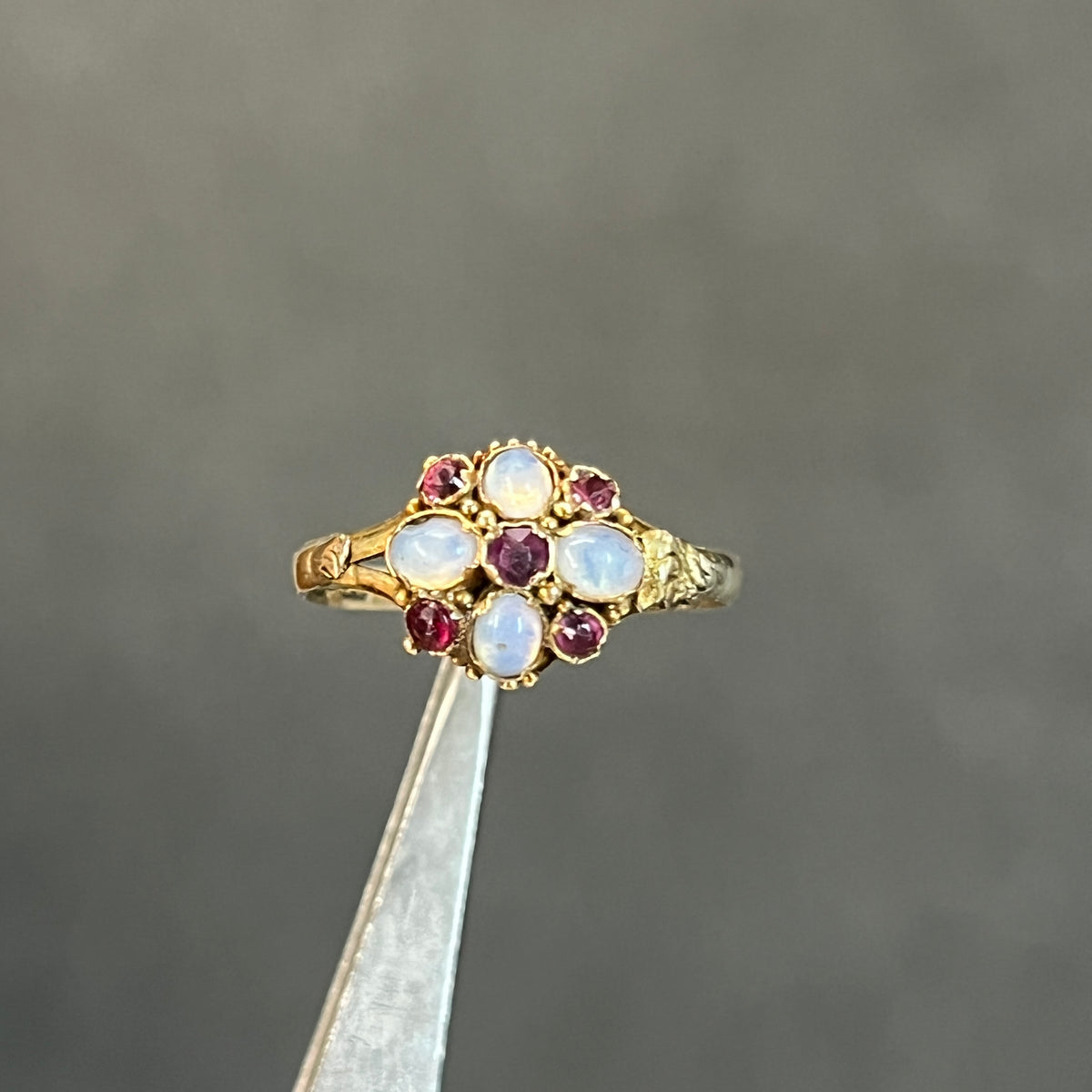 Antique Georgian Moonstone + Ruby + 12ct Yellow Gold Ring - Sz. 6.75
