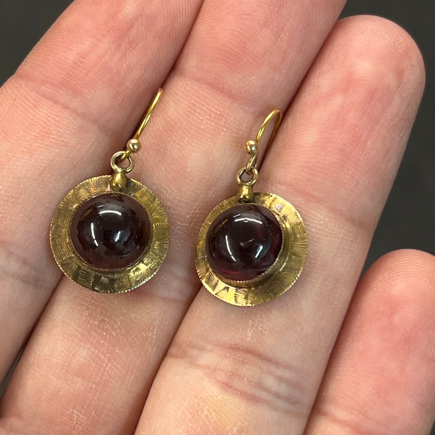 Antique Art Deco Cabochon Garnet + 14ct Yellow Gold Disc Earrings