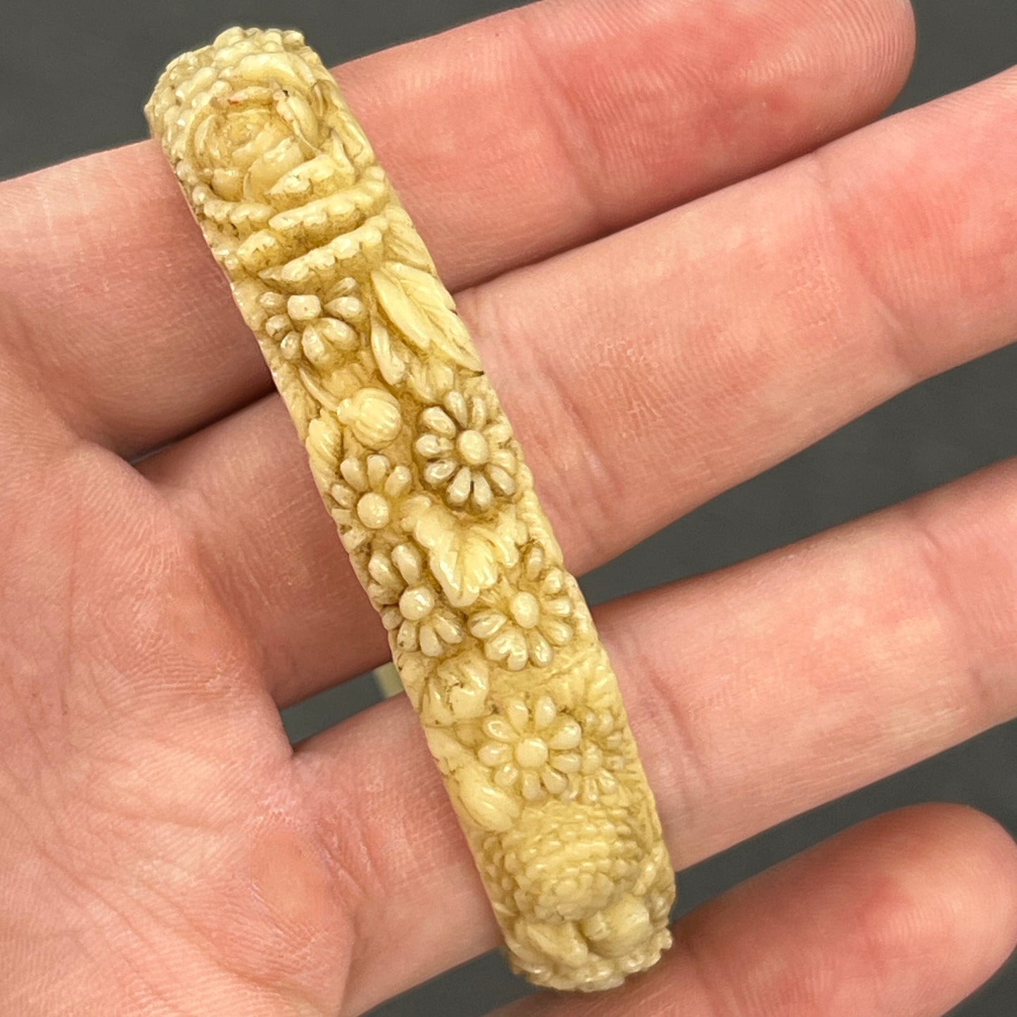 Vintage Ivorine Floral Thin Bangle - 8"