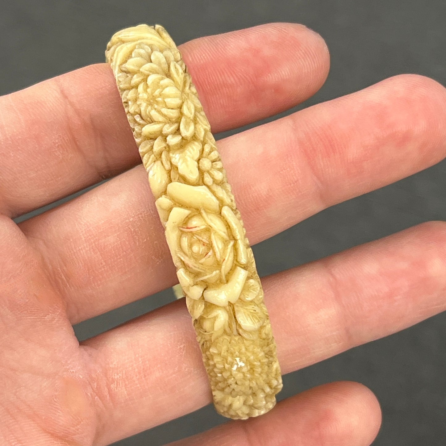 Vintage Ivorine Floral Thin Bangle - 8"