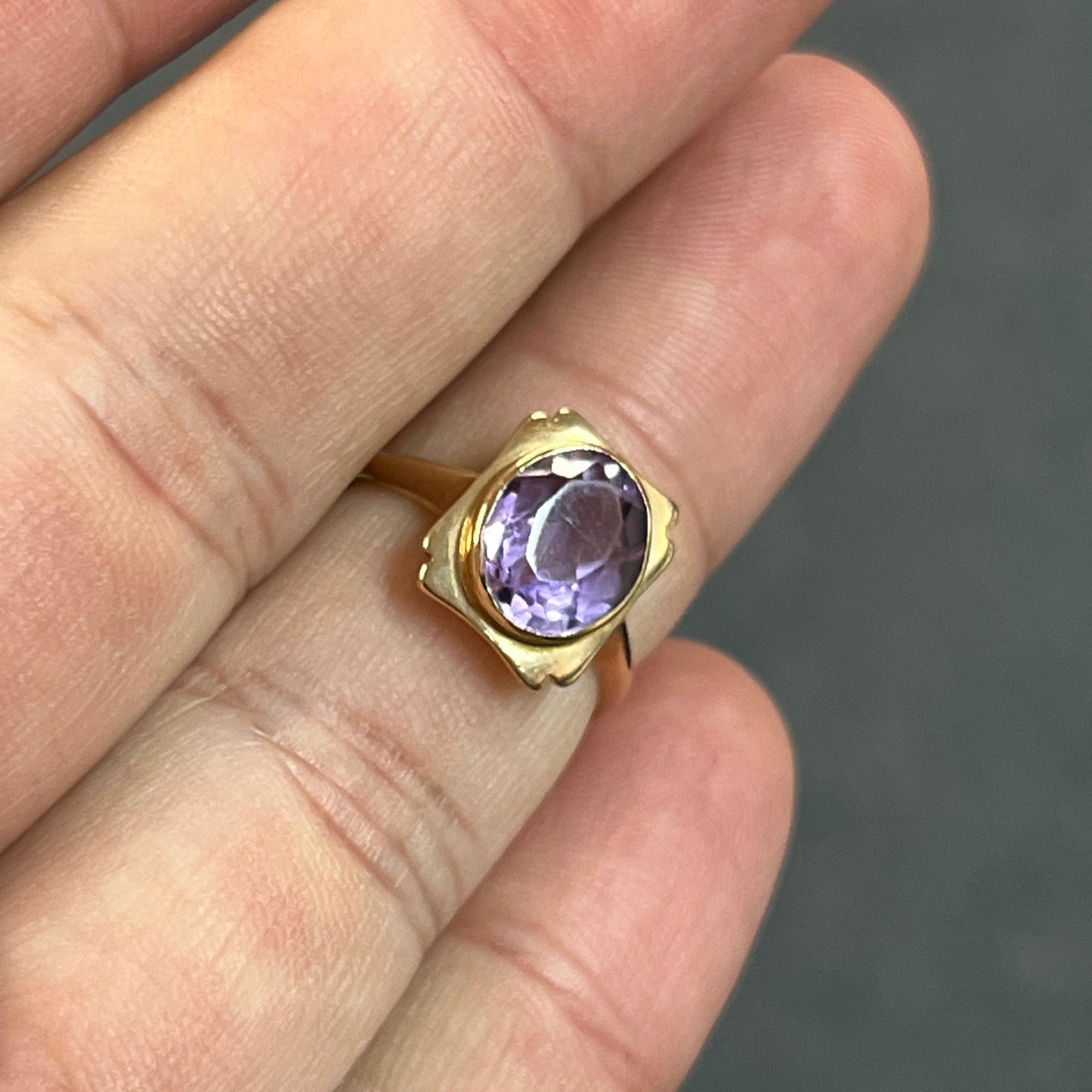 Vintage Amethyst + 9k Yellow Gold Picture Frame Ring - Sz 6.75