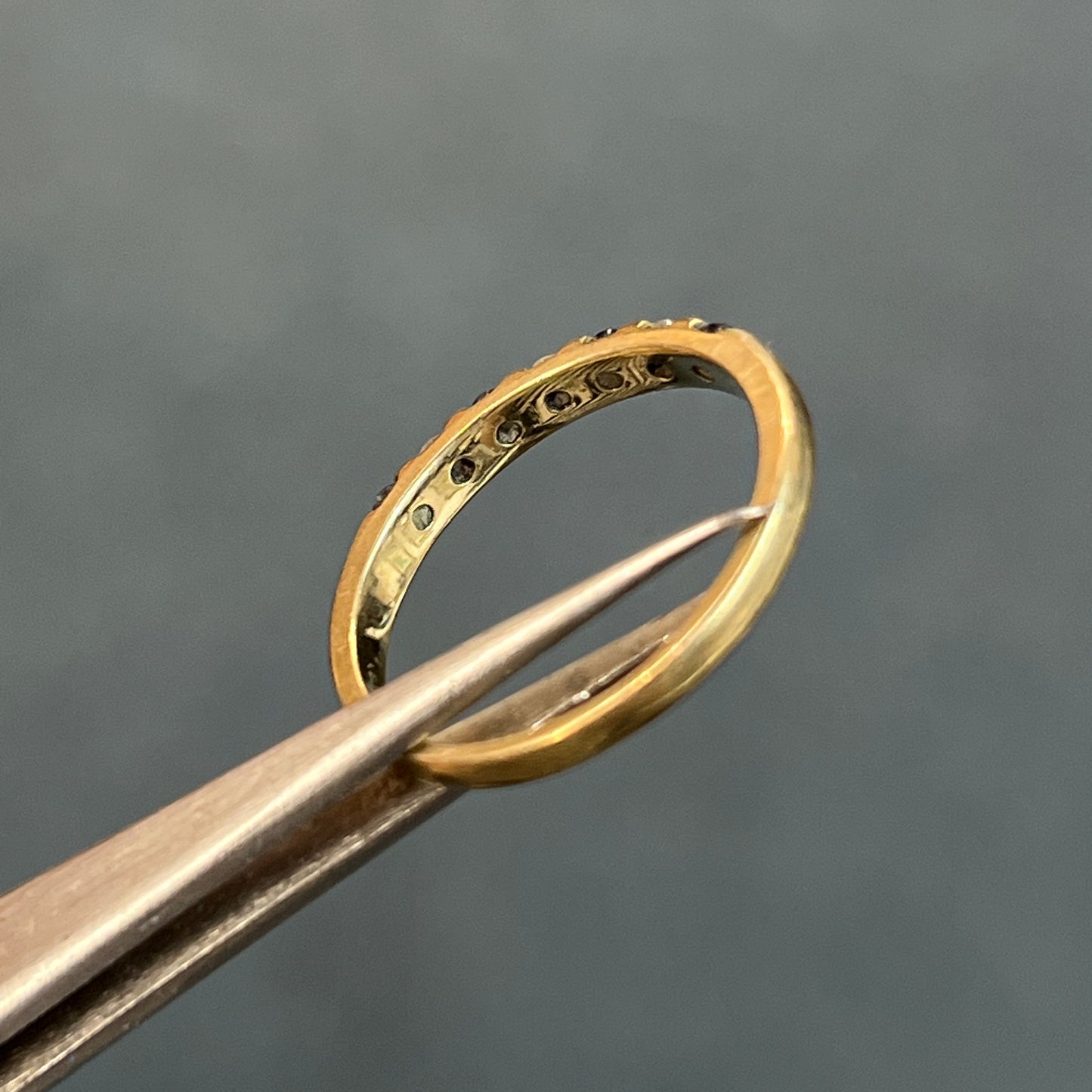 Vintage Blue Sapphire + Diamond + 9k Yellow Gold 7 Stone Eternity Ring - Sz 6.5