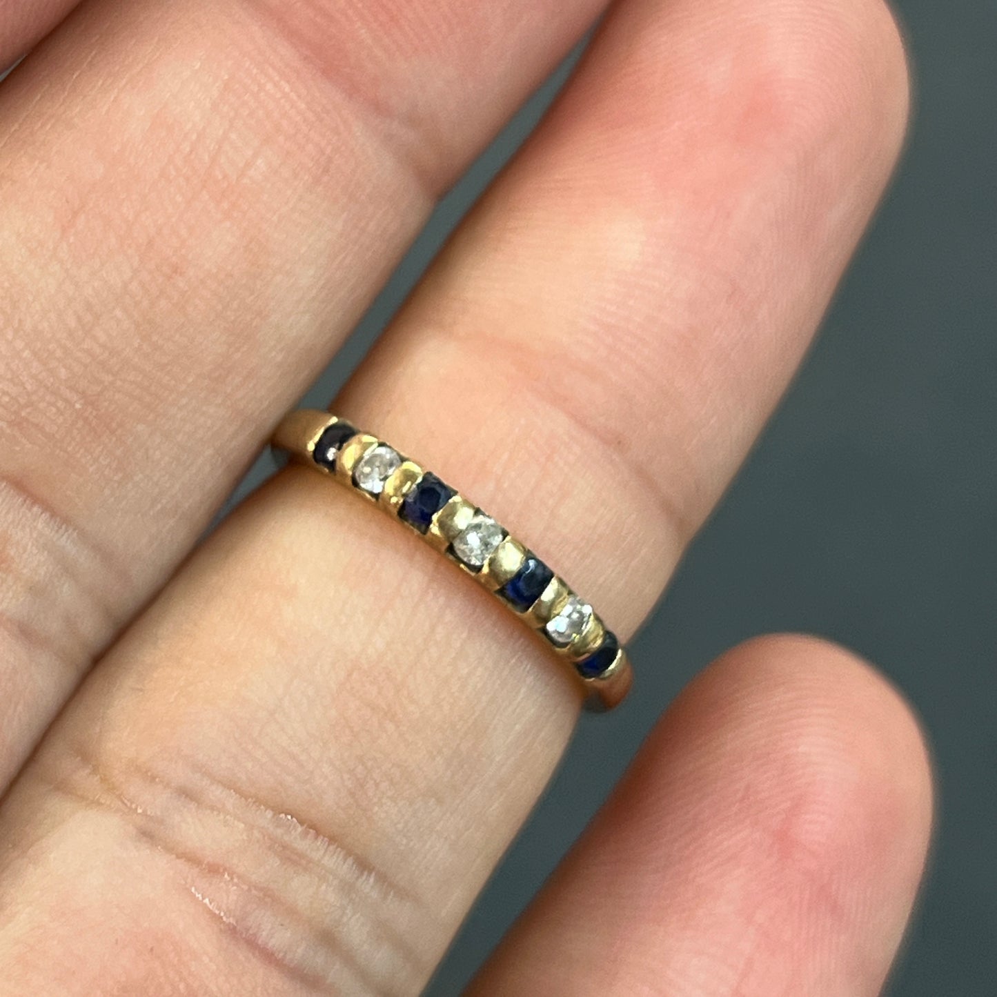 Vintage Blue Sapphire + Diamond + 9k Yellow Gold 7 Stone Eternity Ring - Sz 6.5