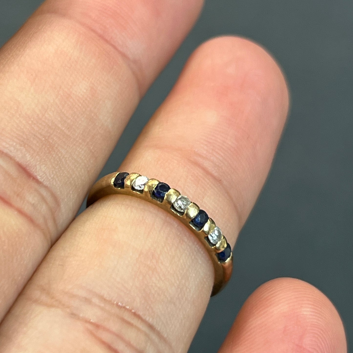 Vintage Blue Sapphire + Diamond + 9k Yellow Gold 7 Stone Eternity Ring - Sz 6.5