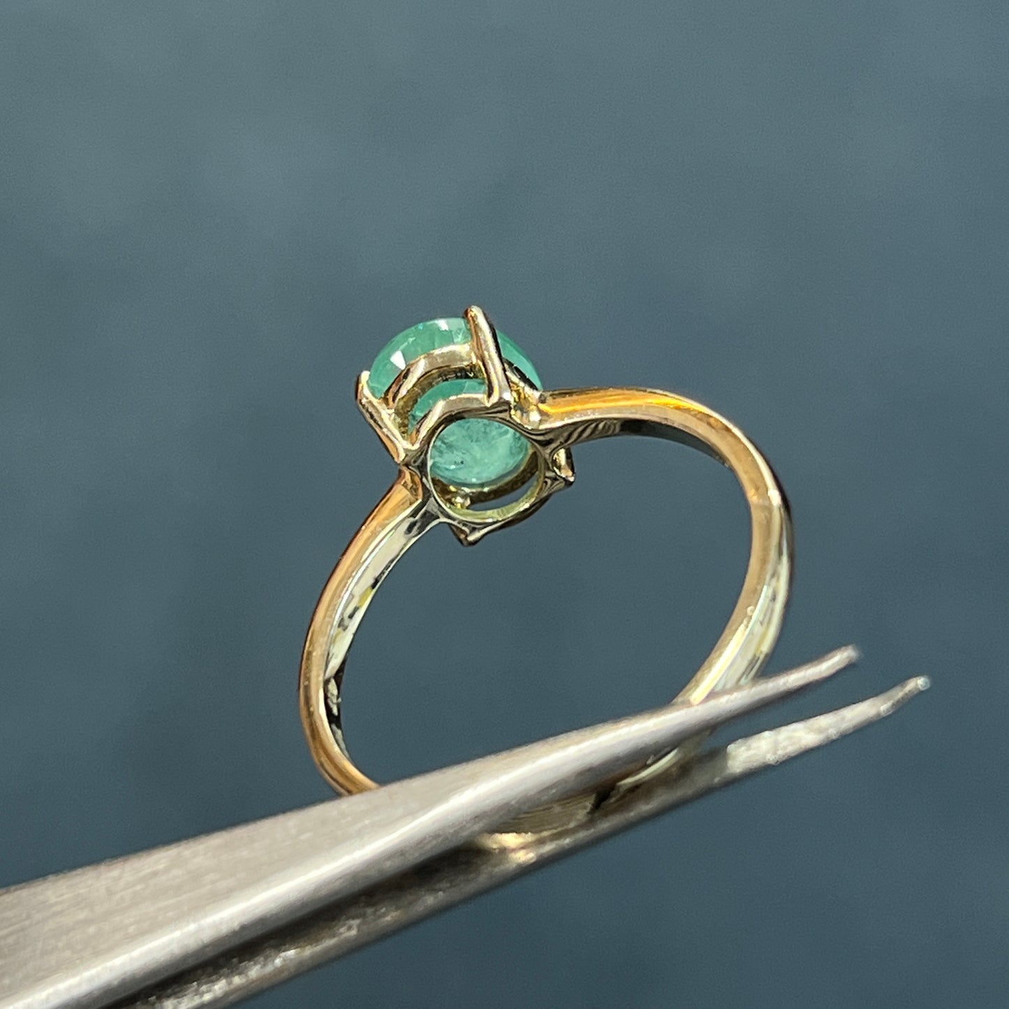 Estate Emerald + 9k Yellow Gold Solitaire Ring - Sz 8.5