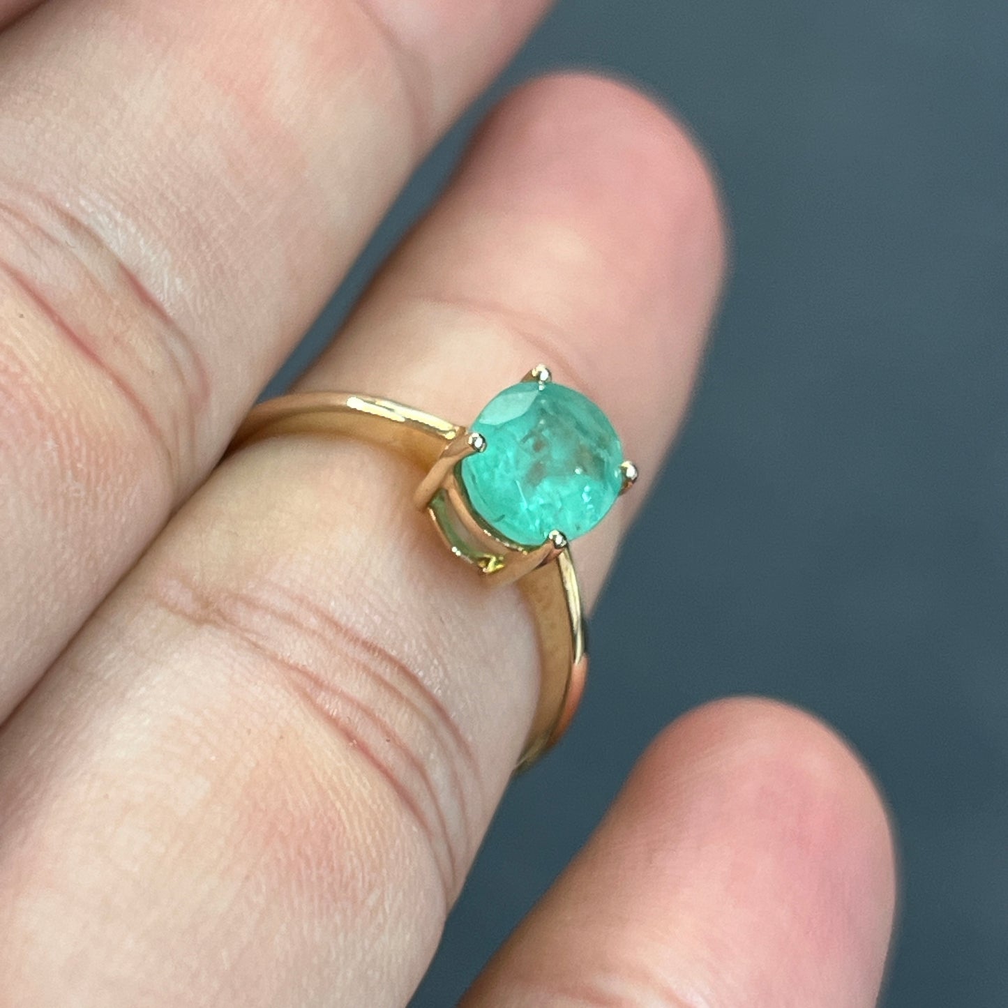 Estate Emerald + 9k Yellow Gold Solitaire Ring - Sz 8.5