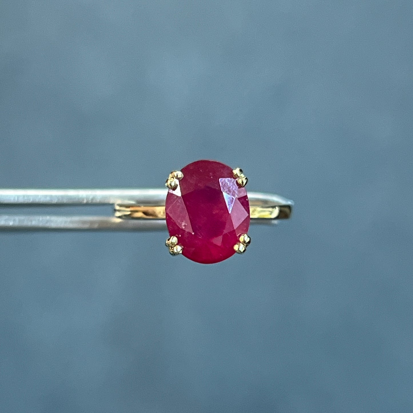 Estate Ruby + 9k Yellow Gold Solitaire Ring - Sz 6.75