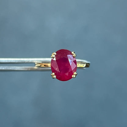 Estate Ruby + 9k Yellow Gold Solitaire Ring - Sz 6.75