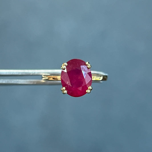 Estate Ruby + 9k Yellow Gold Solitaire Ring - Sz 6.75