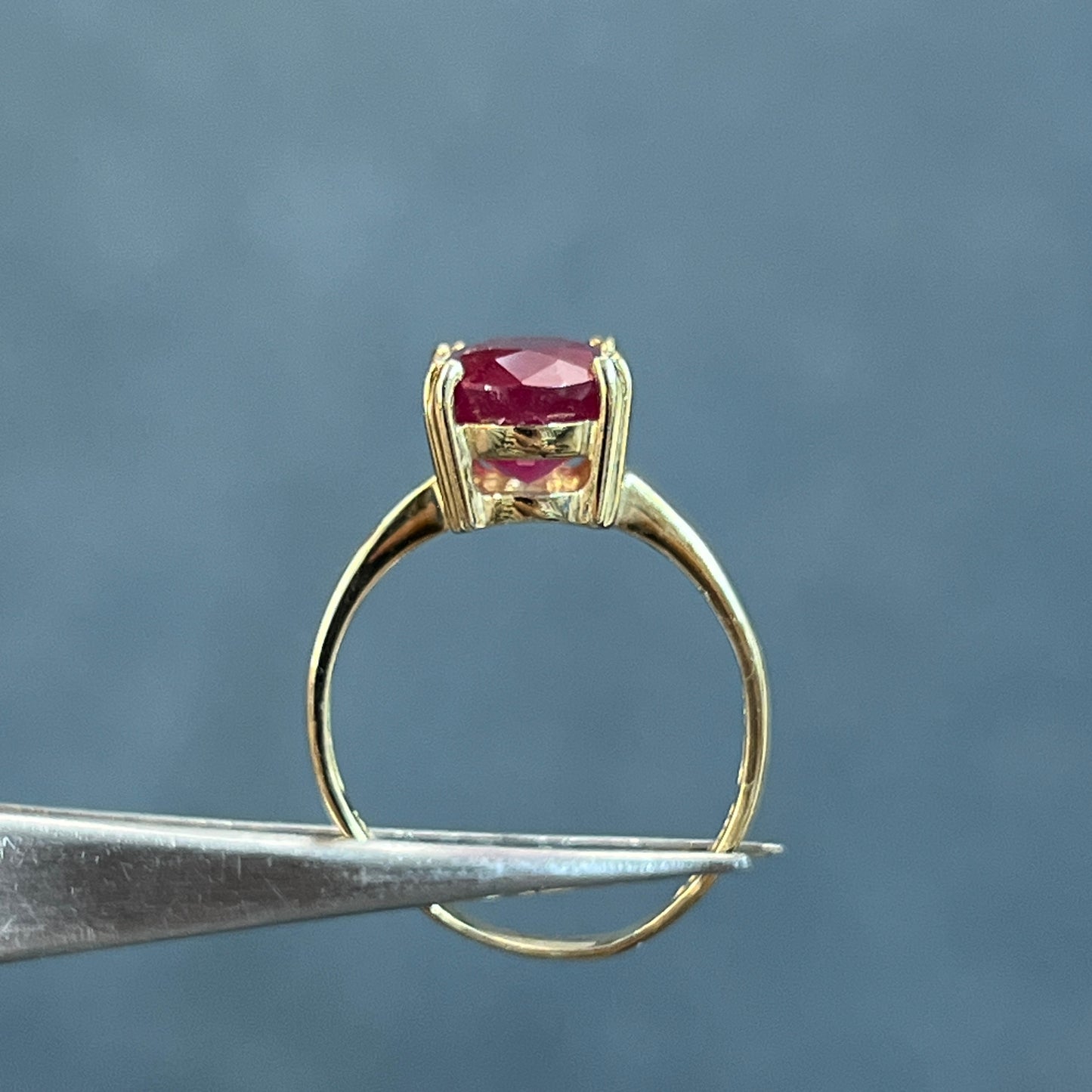 Estate Ruby + 9k Yellow Gold Solitaire Ring - Sz 6.75