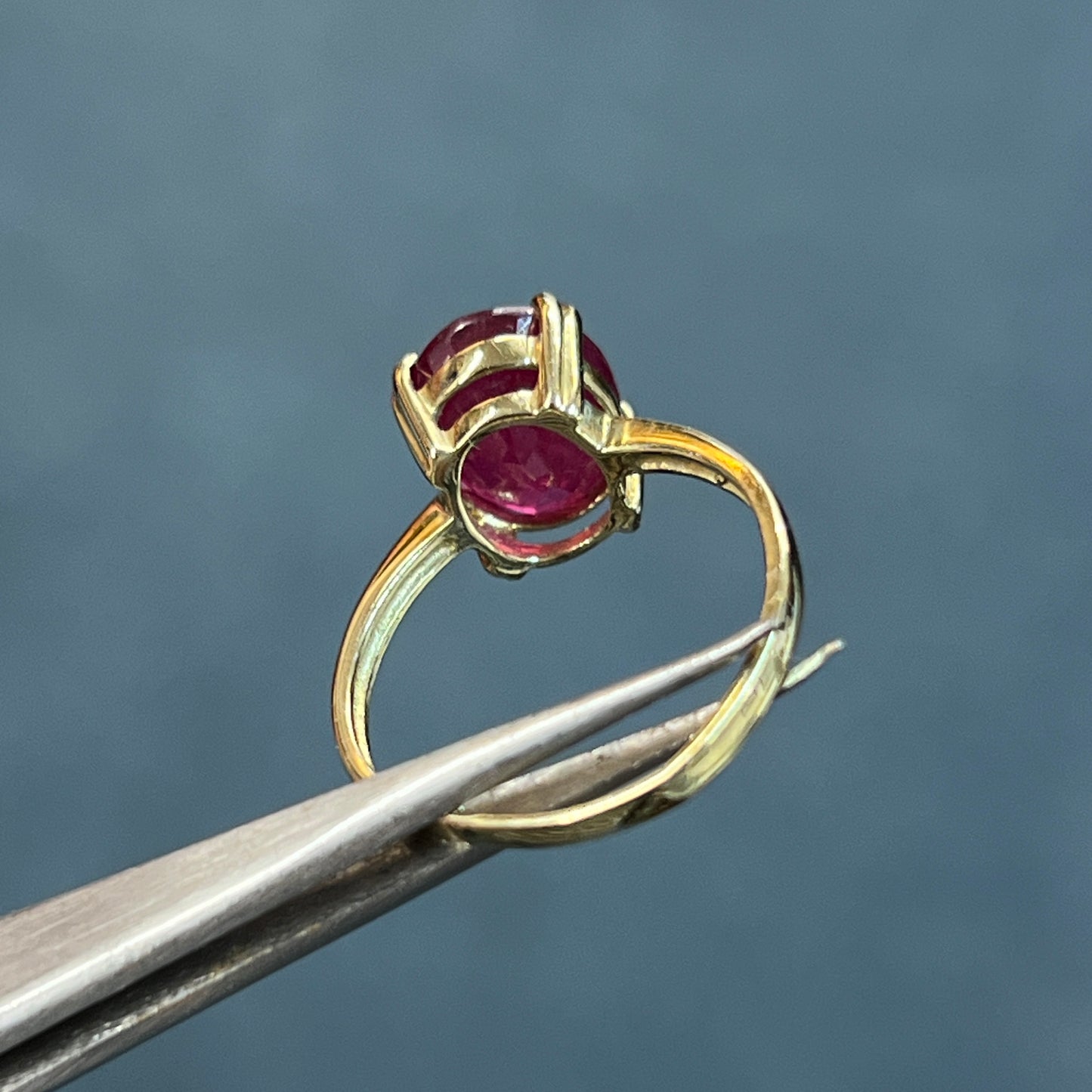 Estate Ruby + 9k Yellow Gold Solitaire Ring - Sz 6.75
