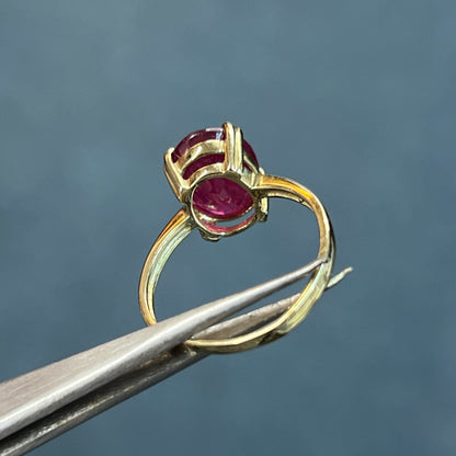 Estate Ruby + 9k Yellow Gold Solitaire Ring - Sz 6.75