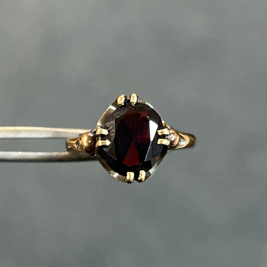 Vintage Garnet + 9k Yellow Gold Buttercup Ring - Sz 5.5