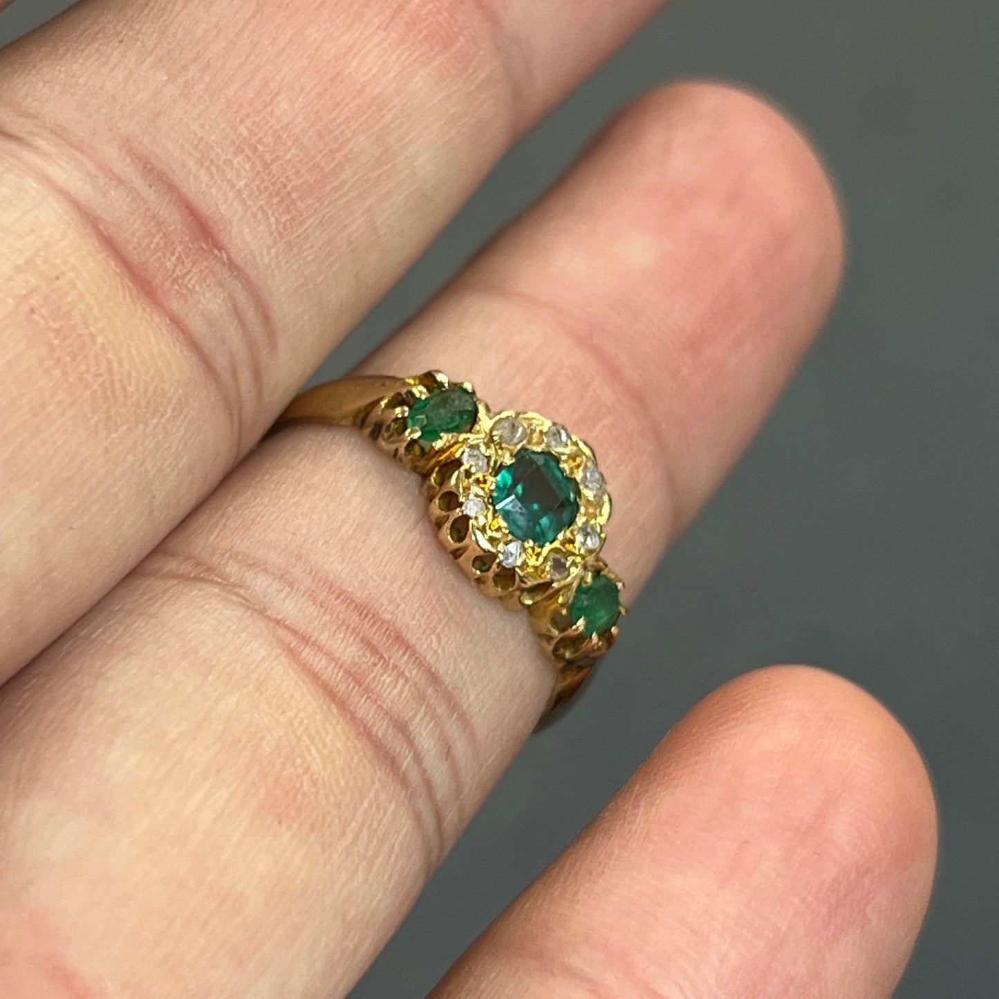 Antique Victorian Emerald + Diamond + 18k Yellow Gold Ring - Sz 7.25