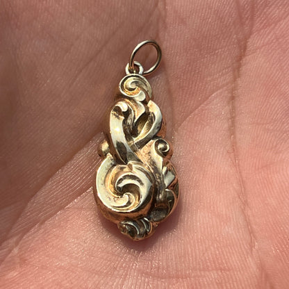Antique Art Nouveau Yellow Gold Pendant